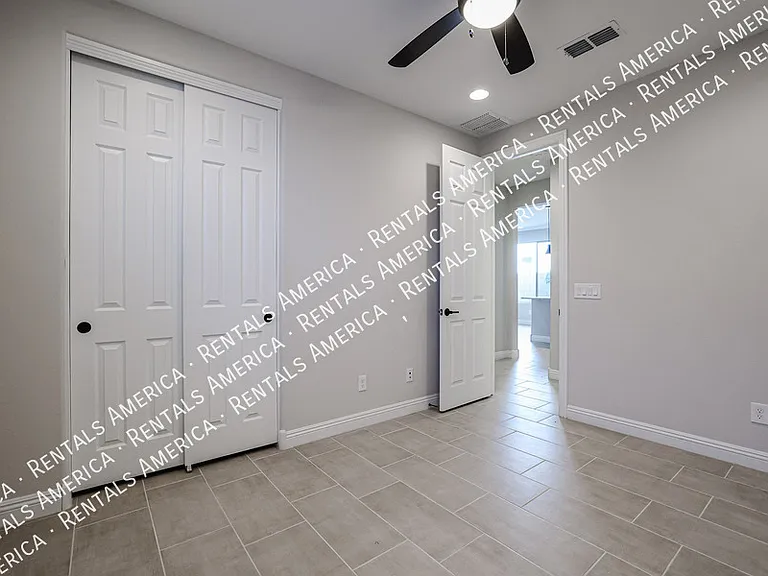 8817 W Luke Ave — Photo 27