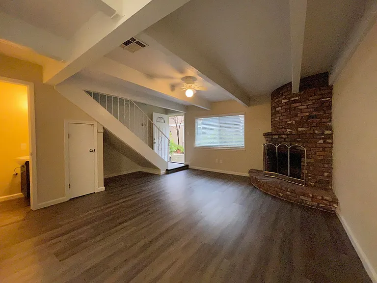 2410 S Street — Photo 2