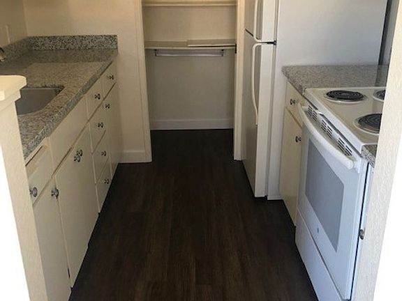2nd image of 1685 Portola Ave #11