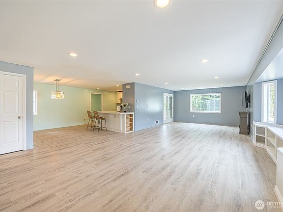 5th image of 50 Misty Glen Lane