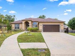 4818 Rustic Rd, Sand Springs, OK 74063