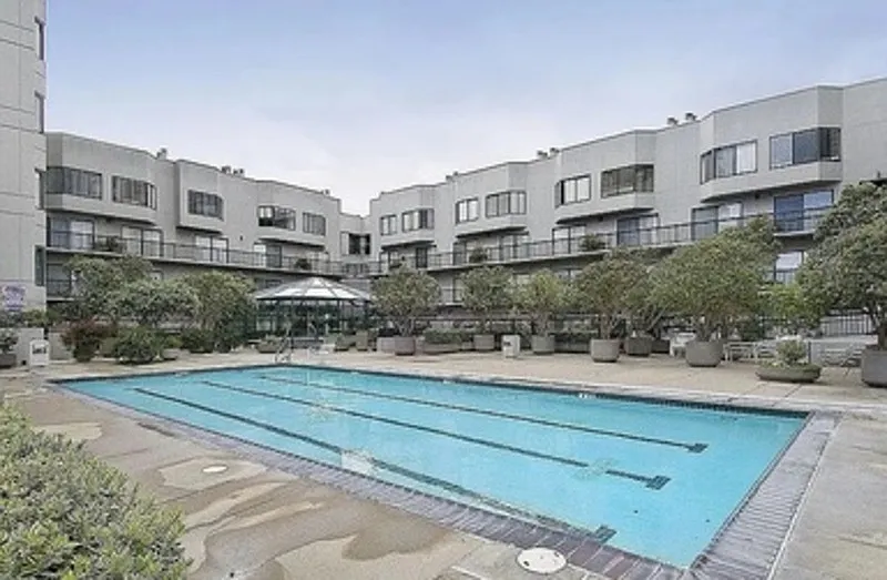 1 bed, 1.0 bath, 608 sqft, $2,700 — Photo 2