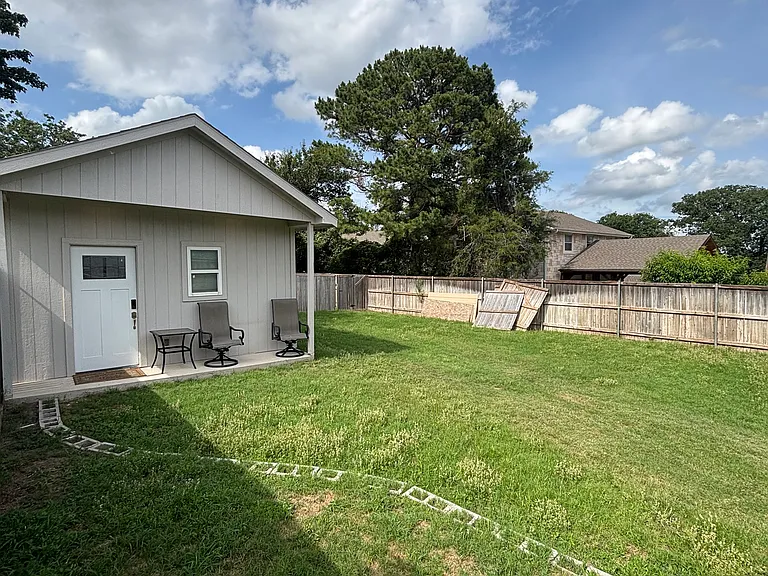 547 Lavena St — Photo 1