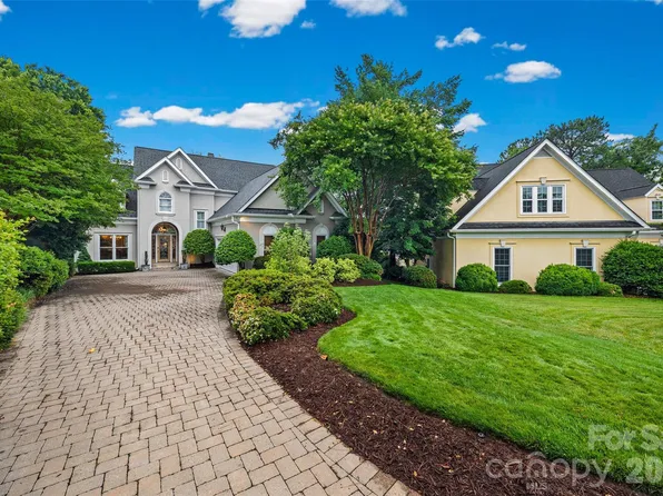 15901 Riverpointe Dr, Charlotte, NC 28278