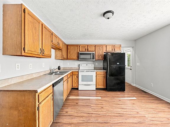 4th image of 122 River Tanmer Way