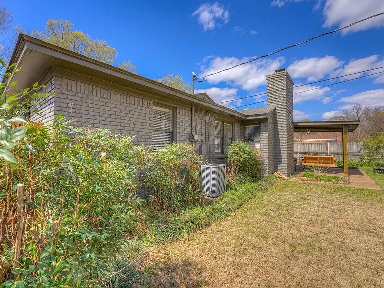 1636 Whitewater Rd — Photo 33
