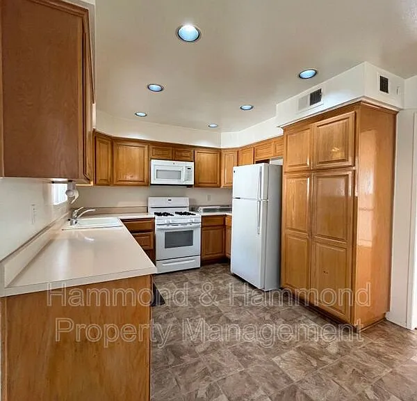 9000 Vanalden Ave #106 — Photo 8