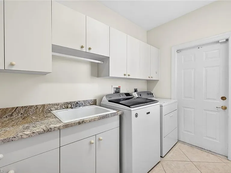 2229 Goshawk Ct — Photo 17