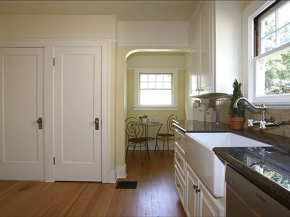 5th image of 3303 NE 12th Ave