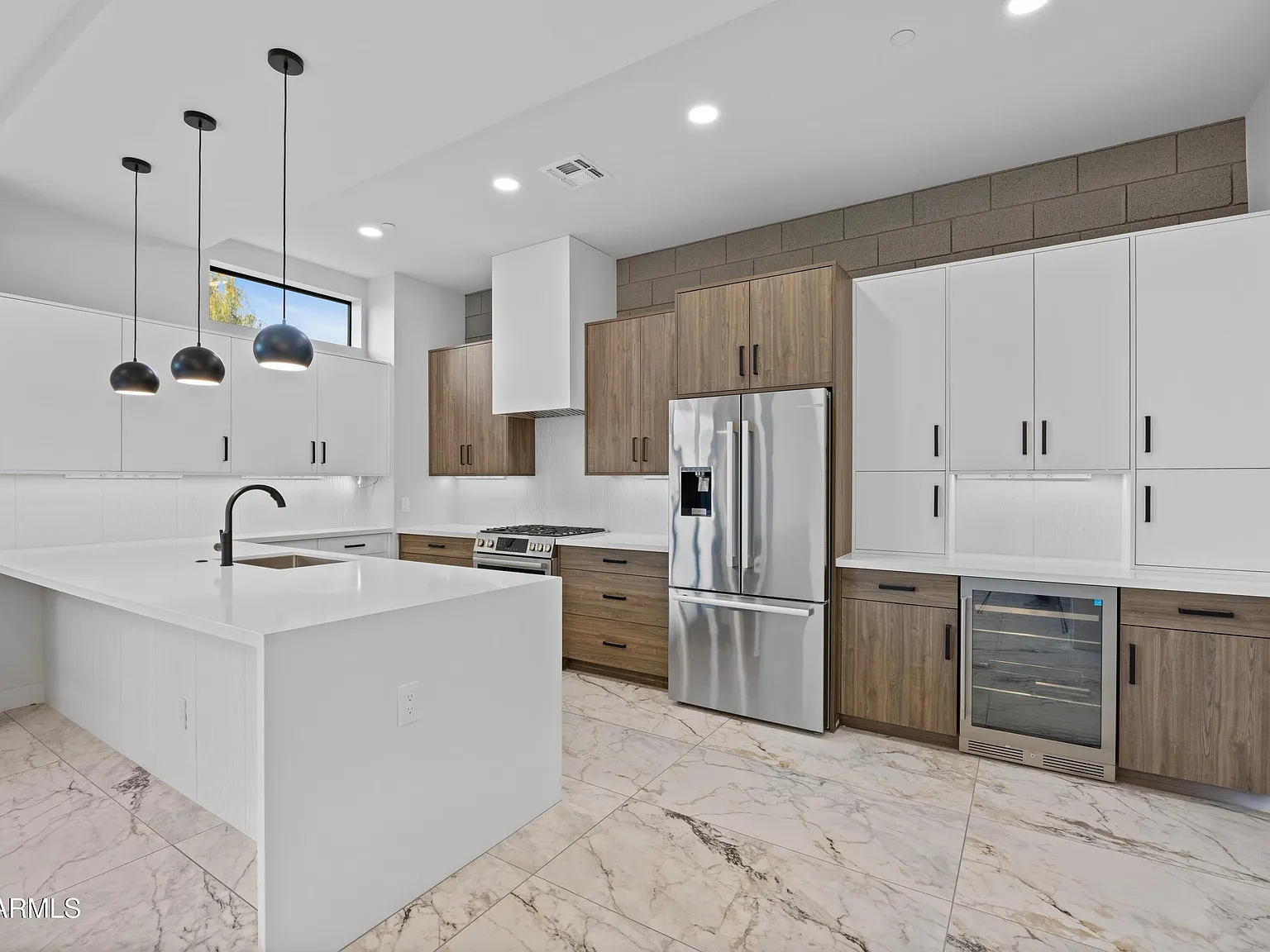 2 bed, 2.5 bath, 1881 sqft, $3,300 — Photo 3