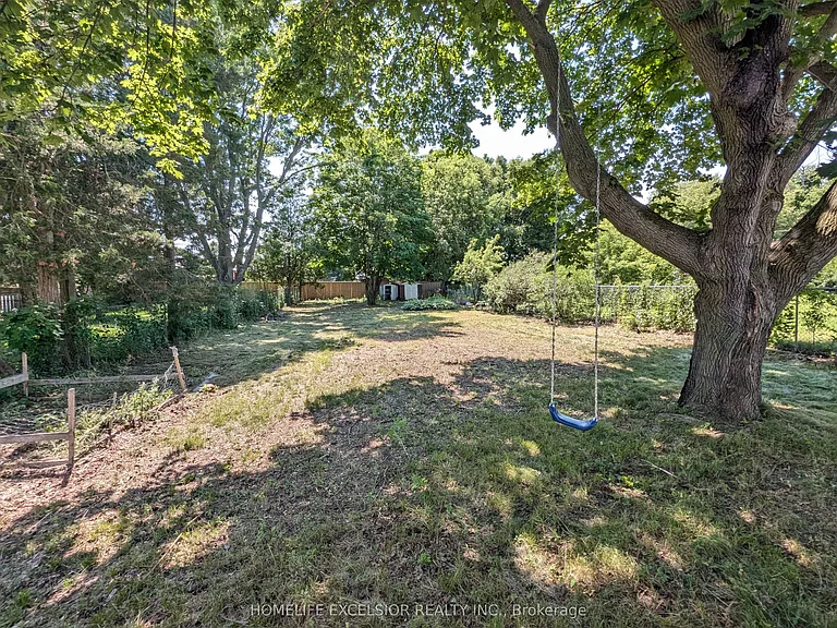 1478 Simcoe St N — Photo 34