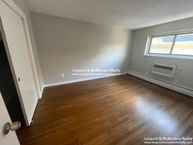 519 Washington St #14 — Photo 8