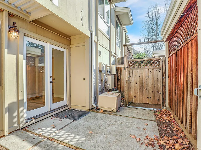 601 Garden Creek Pl — Photo 28