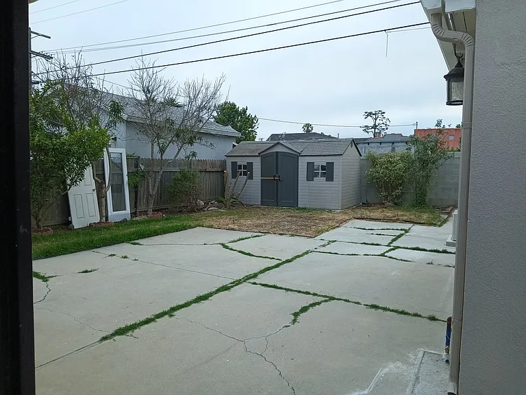 5414 S Victoria Ave — Photo 5