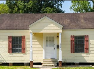 209 N 22nd St, Nederland, TX 77627