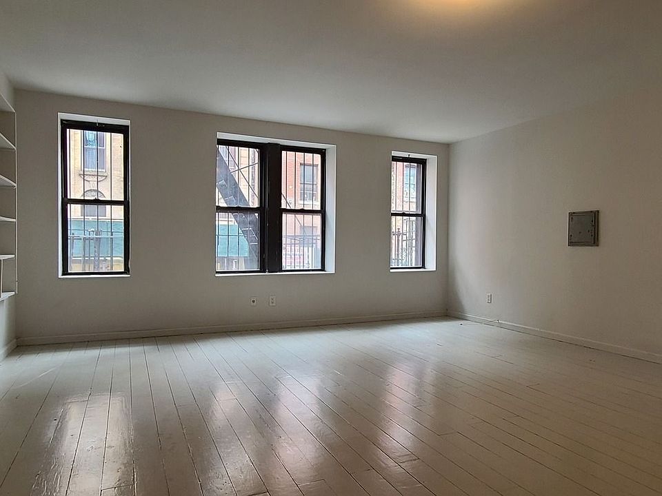 2nd image of 25 Ludlow St APT 3