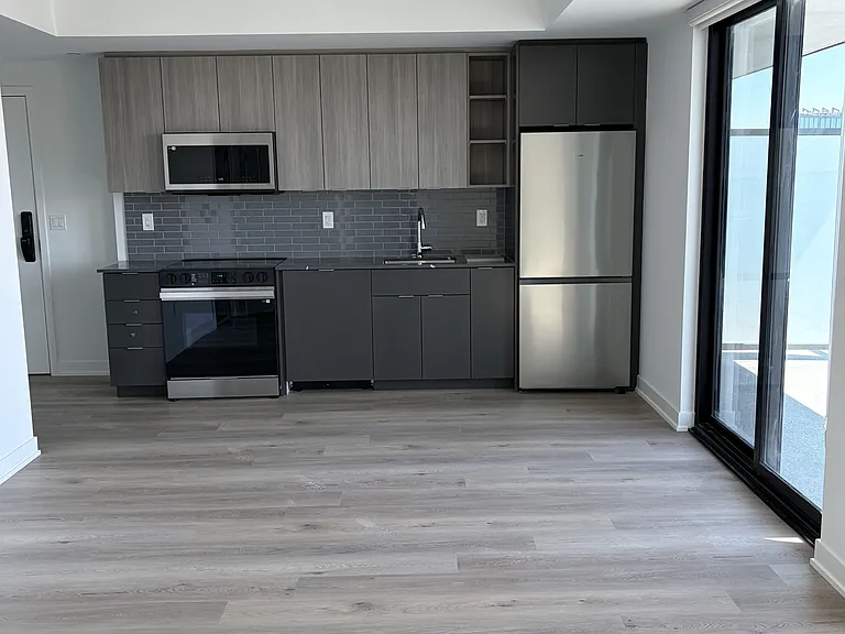 2075 Lakeshore Rd #2307 — Photo 2