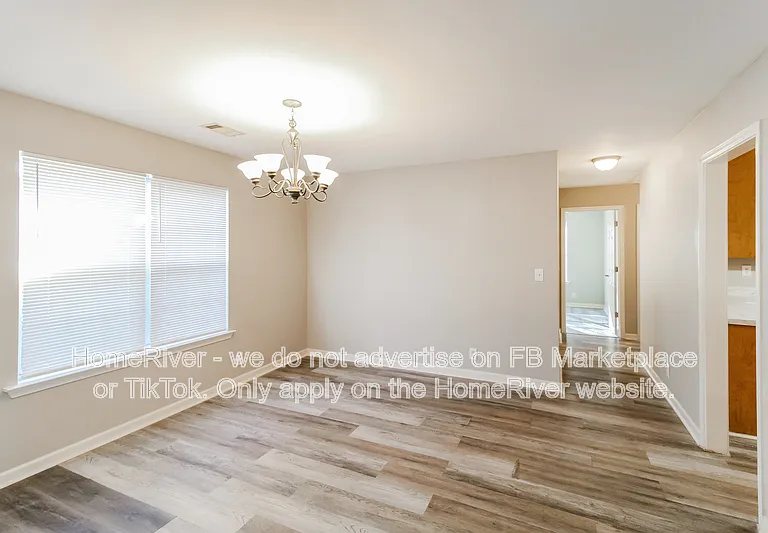 35 Chapman Way — Photo 5