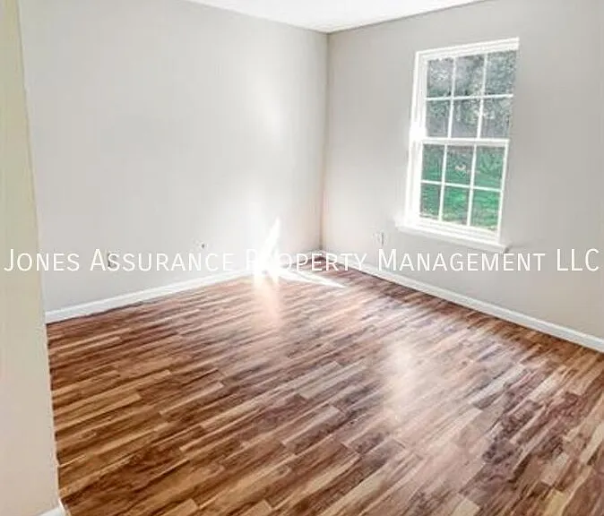 303 Stone Briar Ln — Photo 9