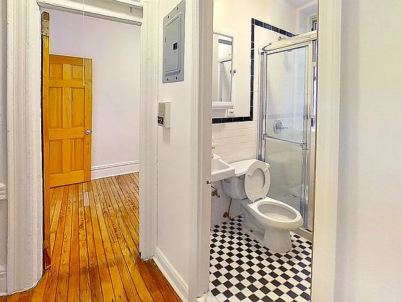 5th image of 346 E 20th St APT 3