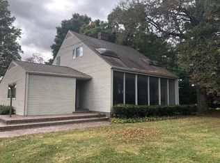 907 W Mack Ave, Olney, IL 62450