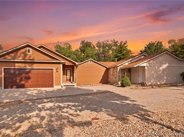 39 Outer Point, Lake Ozark, MO 65049