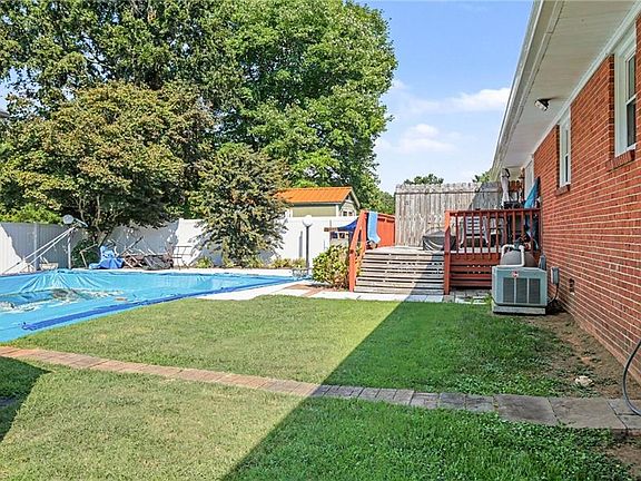 5th image of 117 Fox Ln
