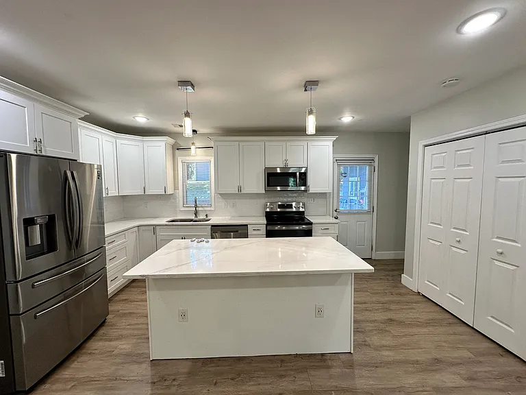 1893 Ridgeland Dr — Photo 3