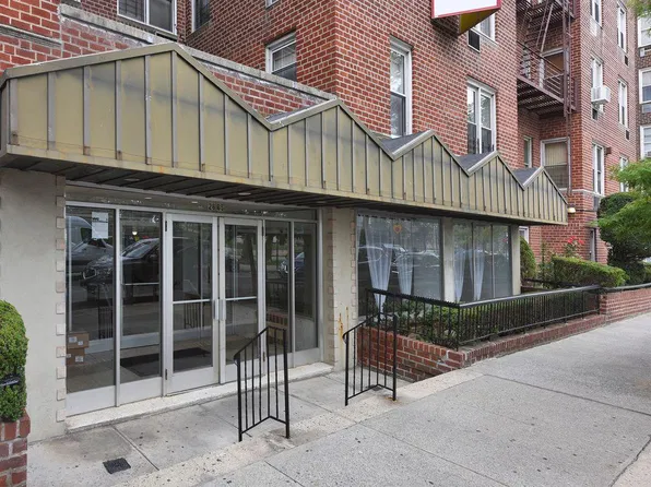 2665 Homecrest Avenue image 1 of 12