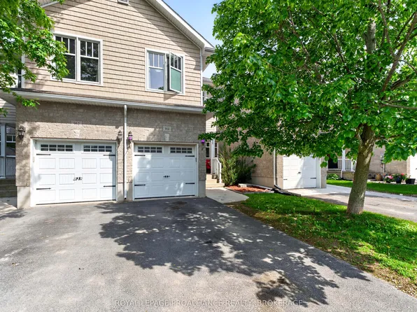 960 Swanfield St, Kingston, ON K7M 0A5