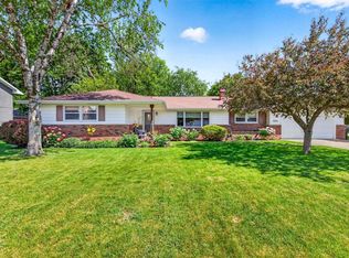 3320 Crestview Dr, Appleton, WI 54915