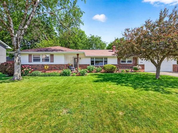 3320 Crestview Dr, Appleton, WI 54915