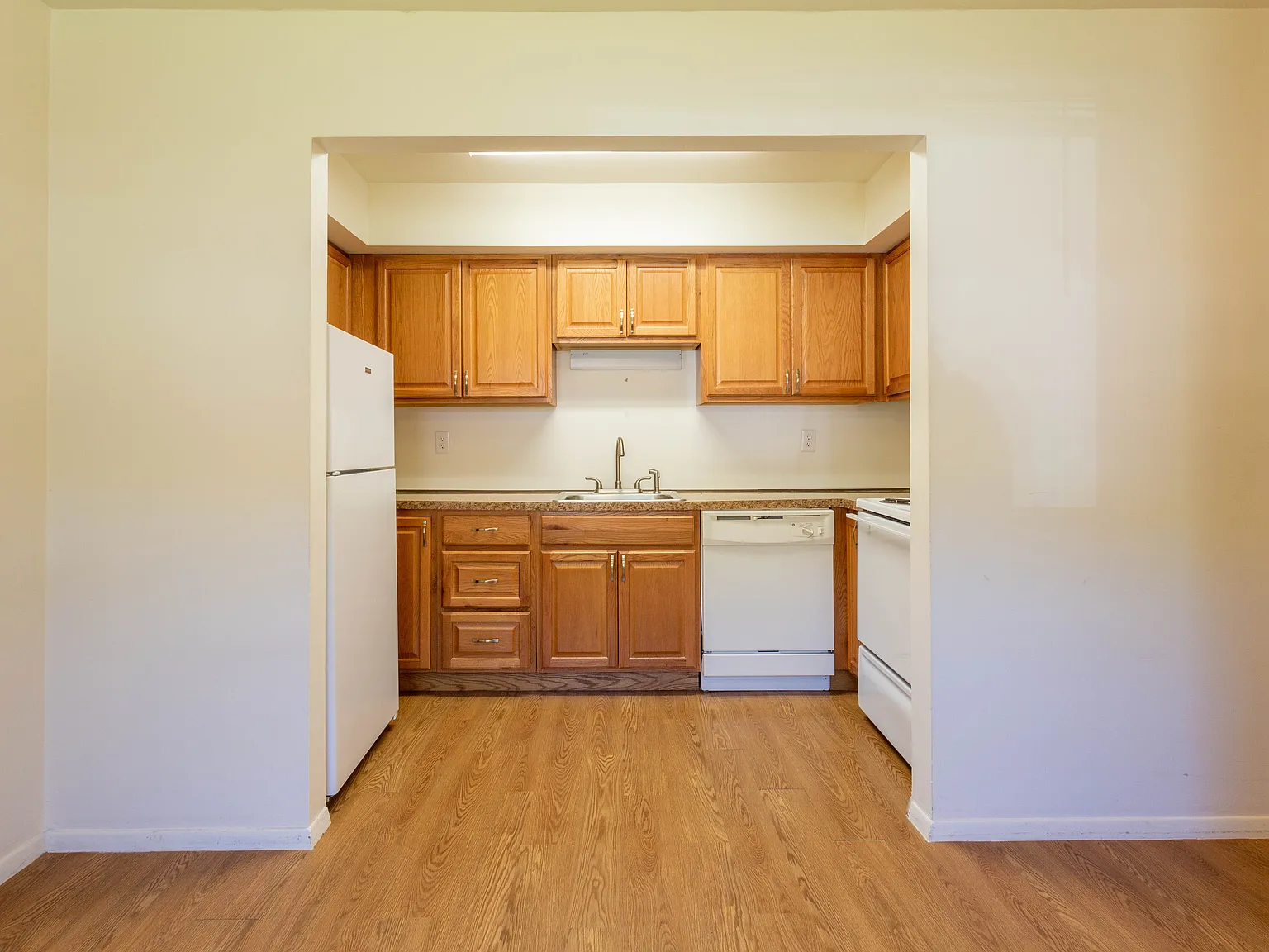Skytop Village Apartments — Photo 4