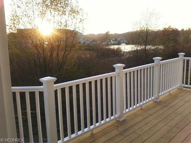 2nd image of 843 Lakeview Ct