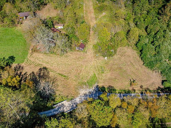 5th image of 413 Willow Branch Rd