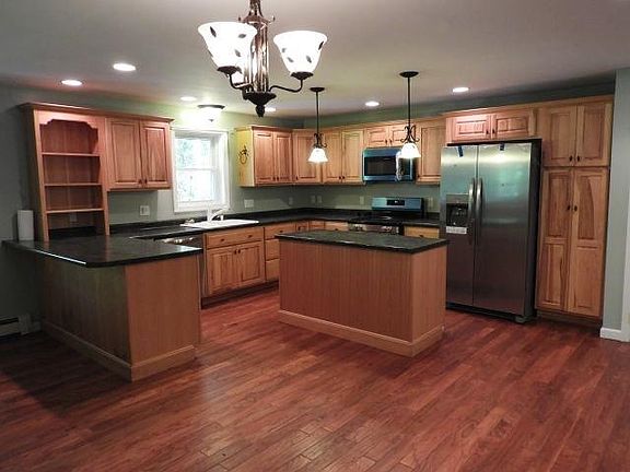 3rd image of 28 Westwood Lane