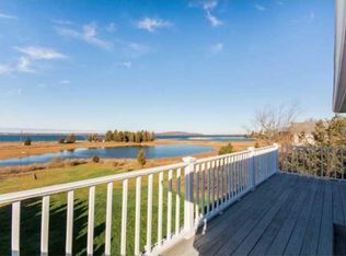 1042 Anthony Rd, Portsmouth, RI 02871