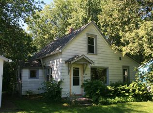 309 3rd St SE, Braham, MN 55006
