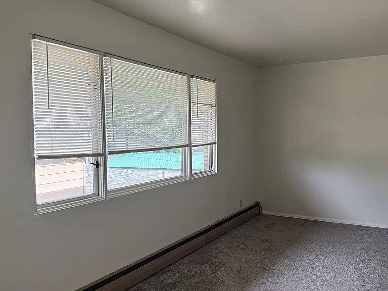 527 E Main St #7 — Photo 3