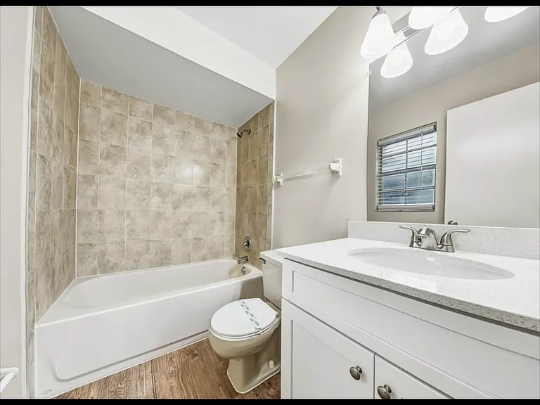 241 Rock Springs Dr — Photo 4
