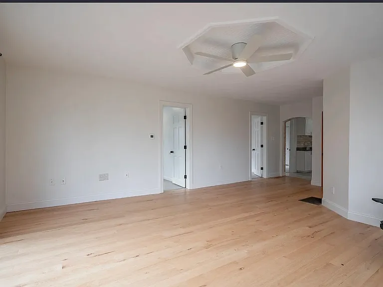 94 Lake Shore Dr #1 — Photo 6