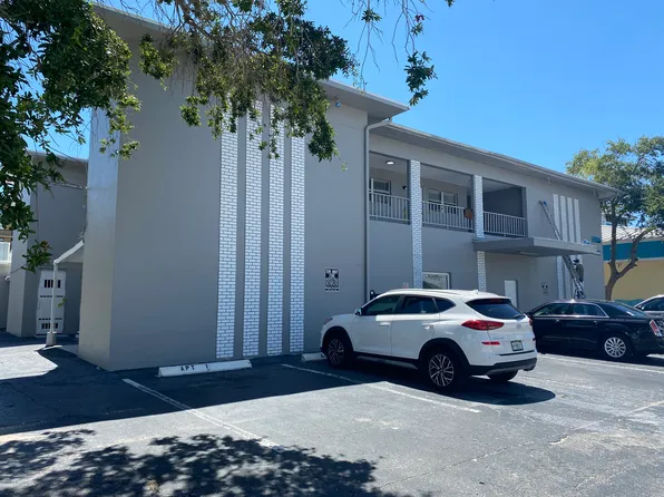 14956 1st St E APT 2, Madeira Beach, FL 33708