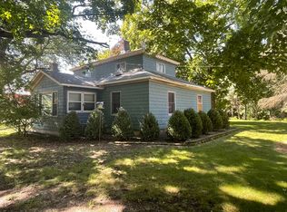 14254 Barber Greene Rd, Sycamore, IL 60178