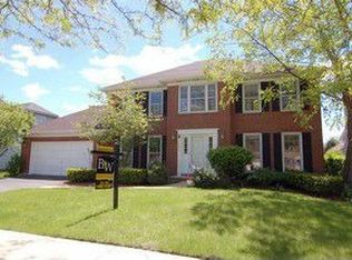 1090 Augustana Dr, Naperville, IL 60565