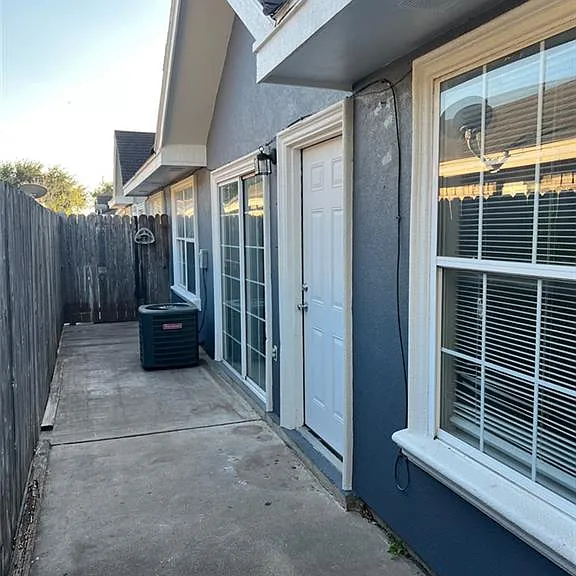 2714 Ringold Cir #4 — Photo 1