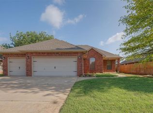1665 Strayfox Xing, Edmond, OK 73012