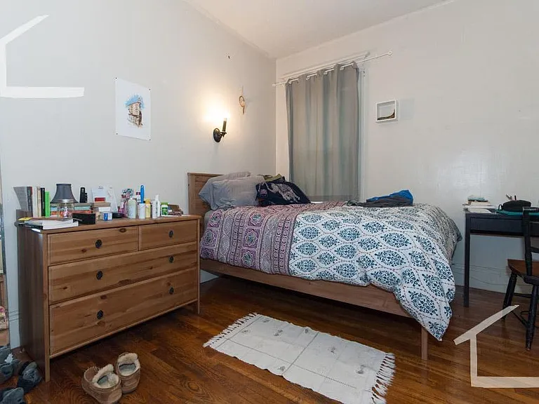 14 Ashford St #6 — Photo 5