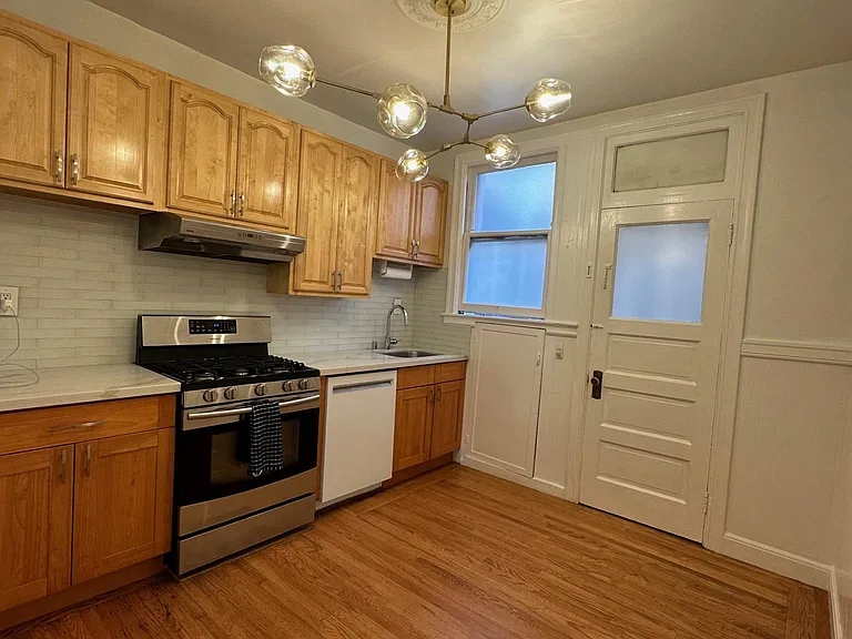 2210 Taylor St #B — Photo 4