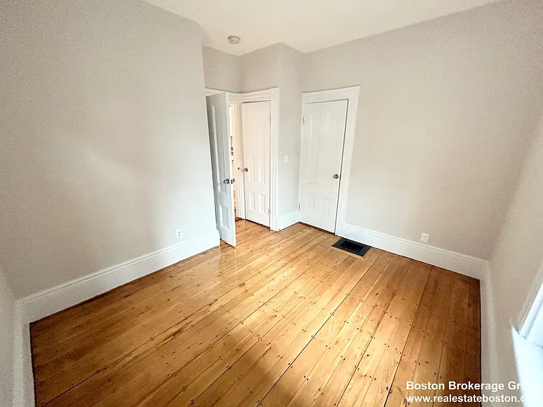 12 Buttonwood St #1 — Photo 6