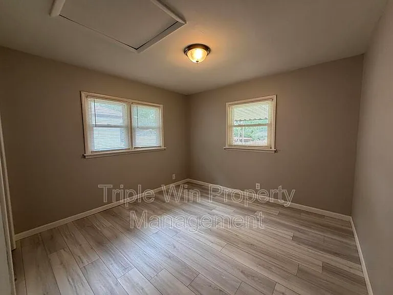 9739 Balboa Dr — Photo 16
